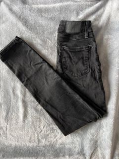 LEVI - High rise skinny Size 24