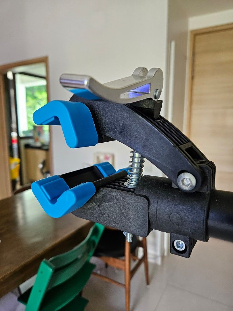 Lifeline folding outlet bike workstand