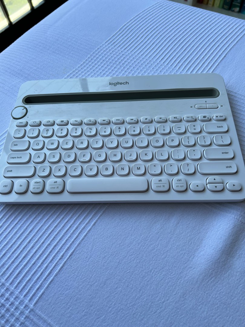 Logitech iPad keyboard, Computers & Tech, Parts & Accessories, Computer