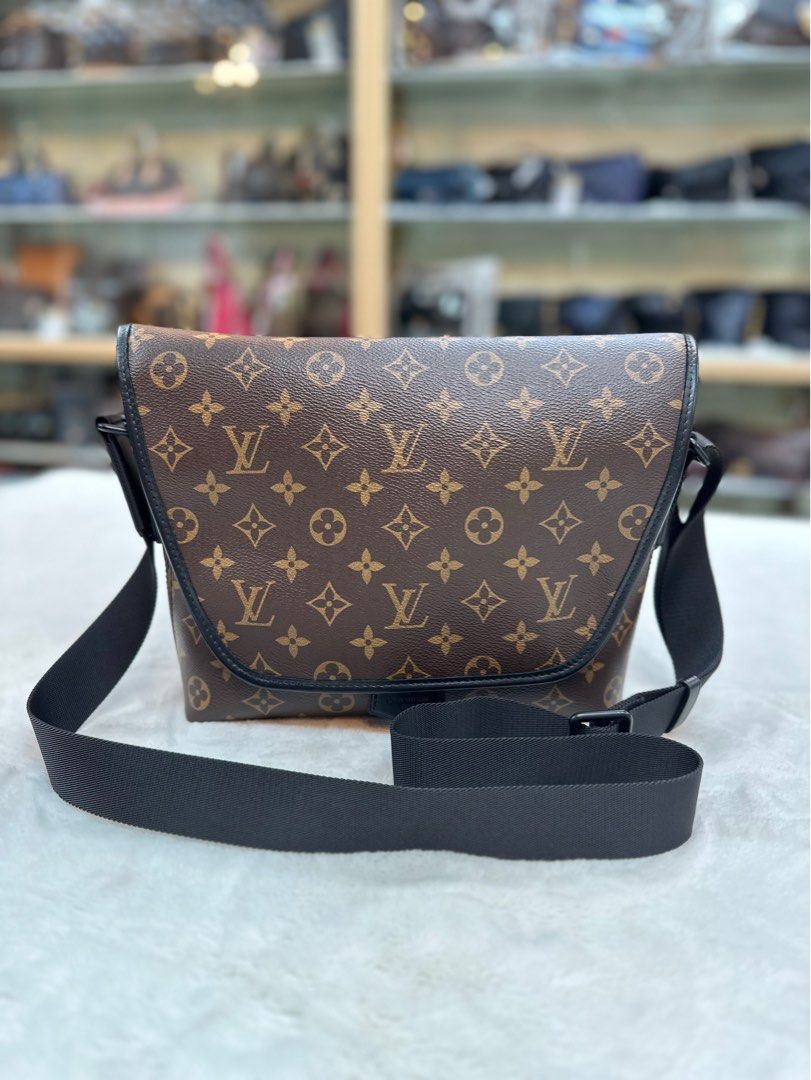 Louis Vuitton Magnetic Messenger in Monogram coated canvas Bag 