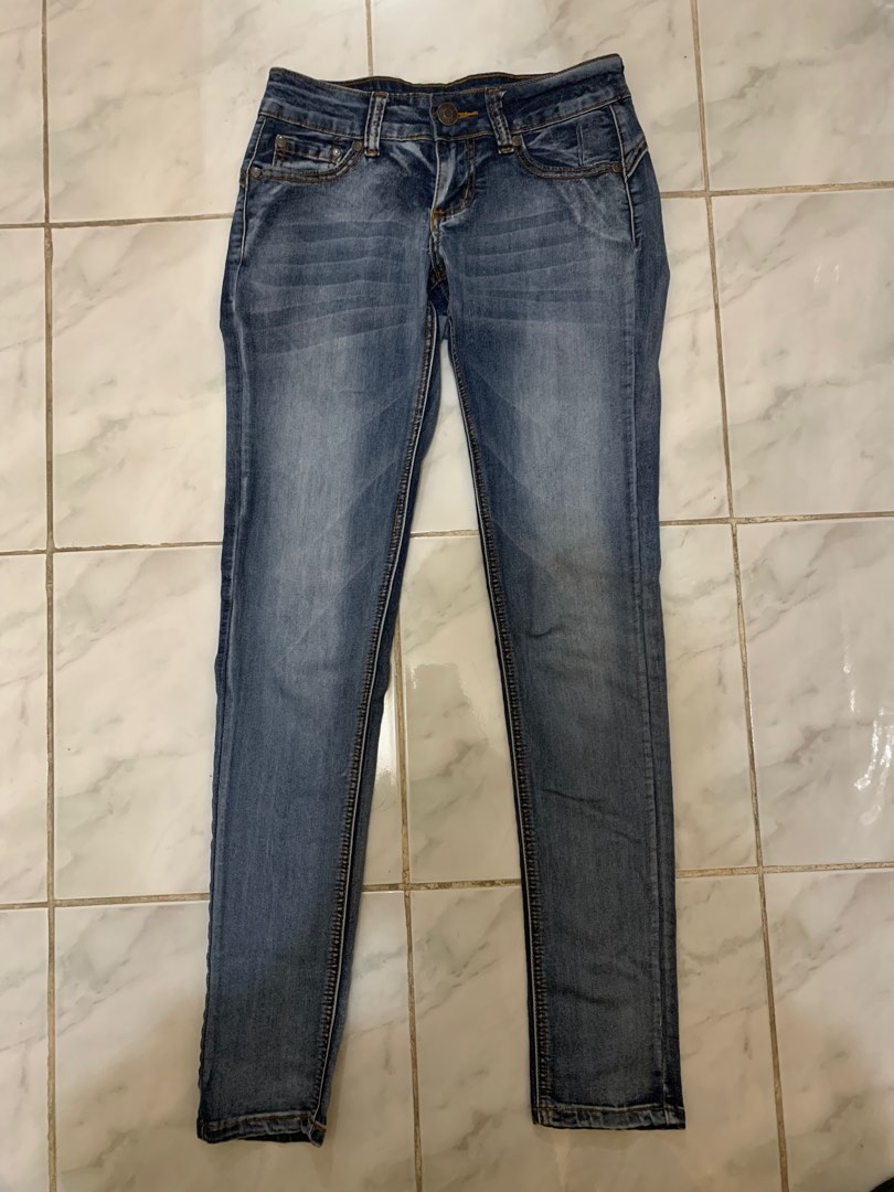 Low-Cut Jeans on Carousell