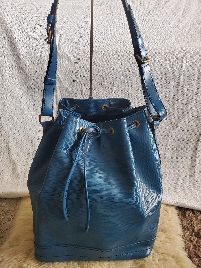 Louis Vuitton LV Authentic Noe Blue Epi Leather Luxury Bags