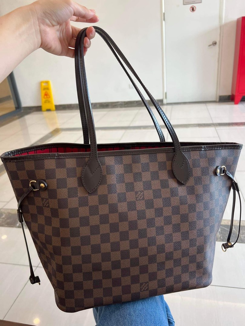 LV Neverfull MM black bag M45685, Luxury, Bags & Wallets on Carousell