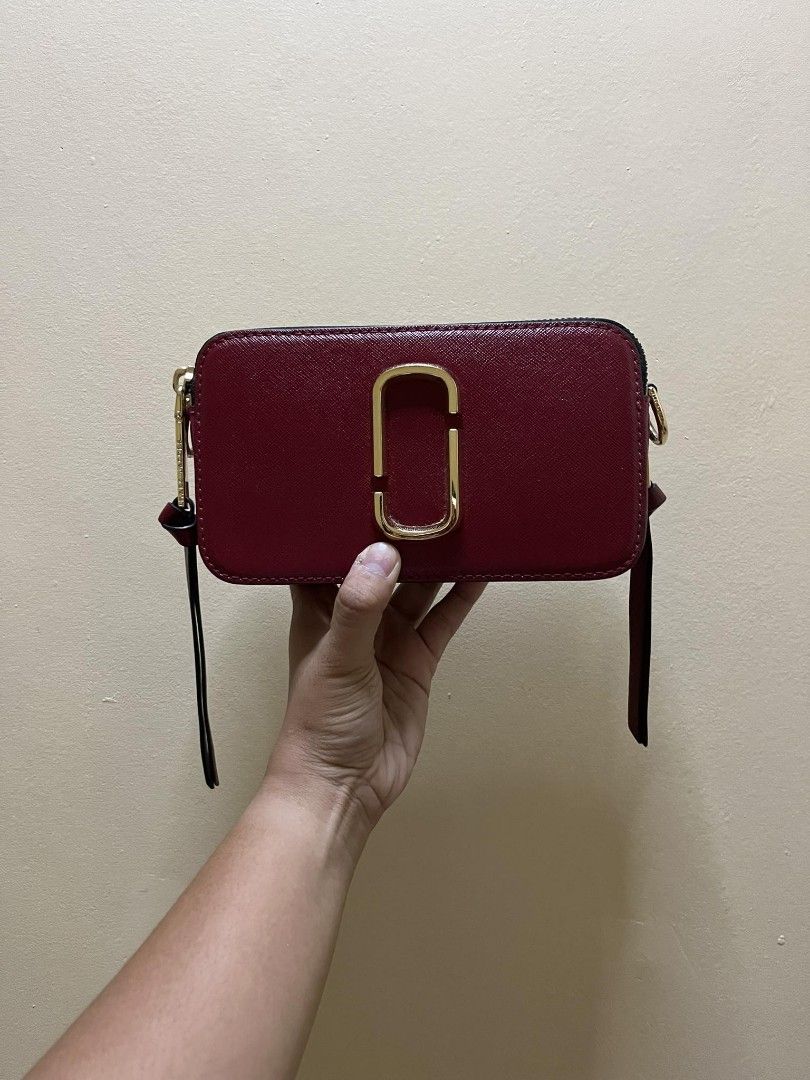 Marc Jacobs The Logo Strap Snapshot Camera Bag in French Grey Multi,  Luxury, Bags & Wallets on Carousell