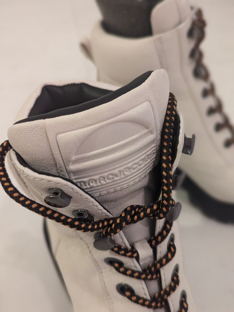 Marc jacobs outlet white boots