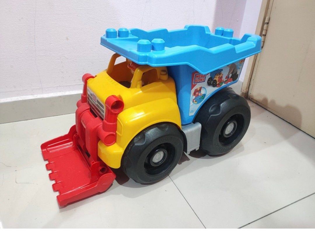 Mega bloks store transforming dump truck