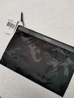 Michael Kors Pouch