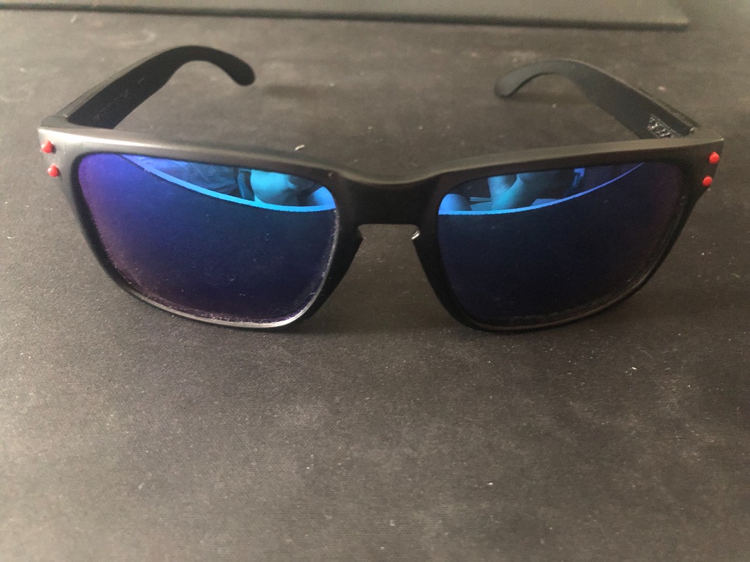 New Oakley Polarised Sunglasses Men or Womens Men s Fashion