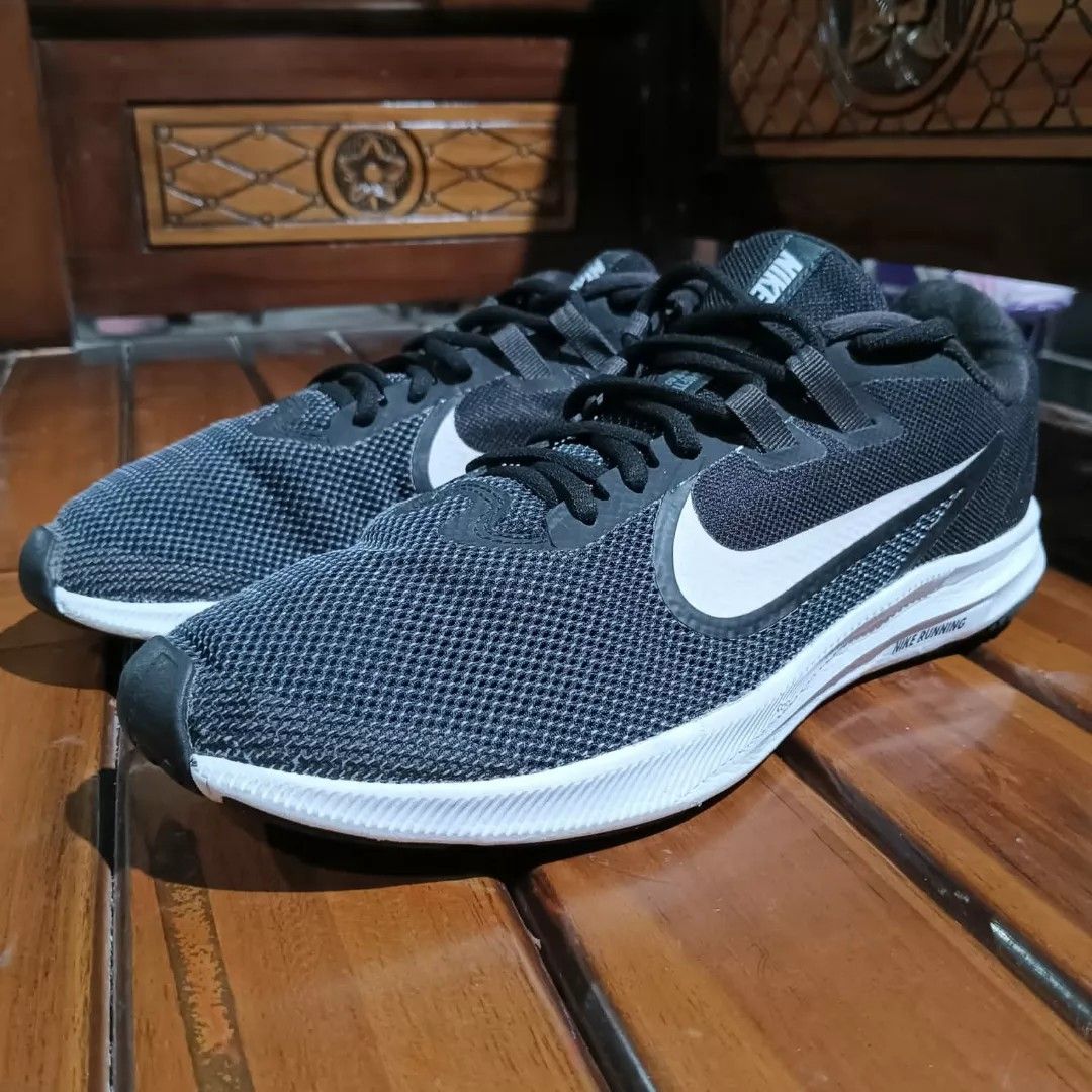 Nike Downshifter 9 Size 44 28 cm
