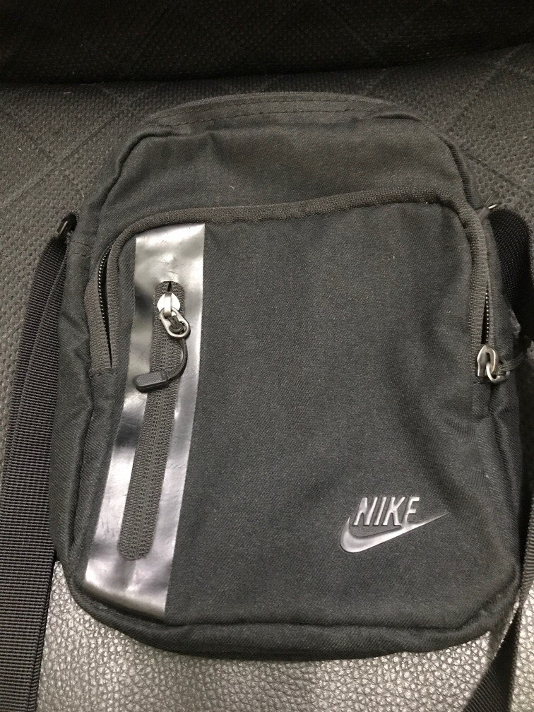 Nike core shop 3.0 sling bag