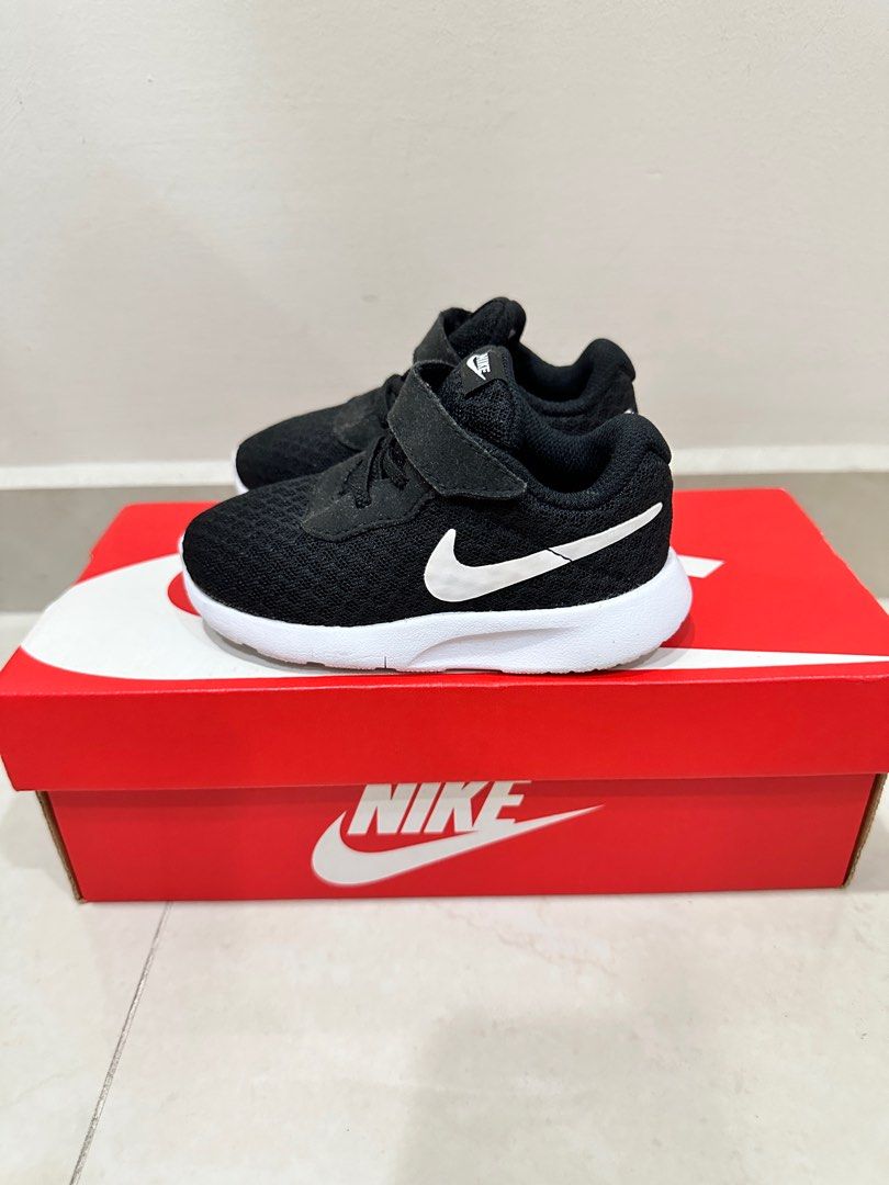 nike tanjun toddler shoes