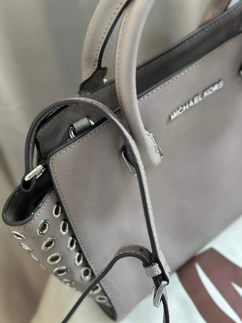 Michael Kors Selma Mini Messenger Leather Crossbody Bag (Pearl Grey, NWT)