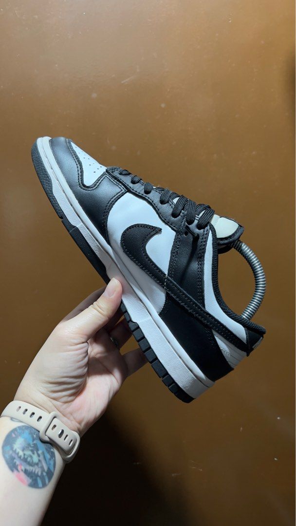 Panda dunks low on Carousell
