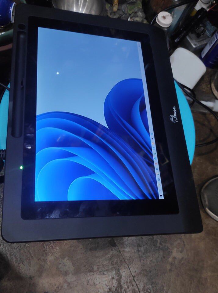 Parblo coast 10 graphics monitor on Carousell