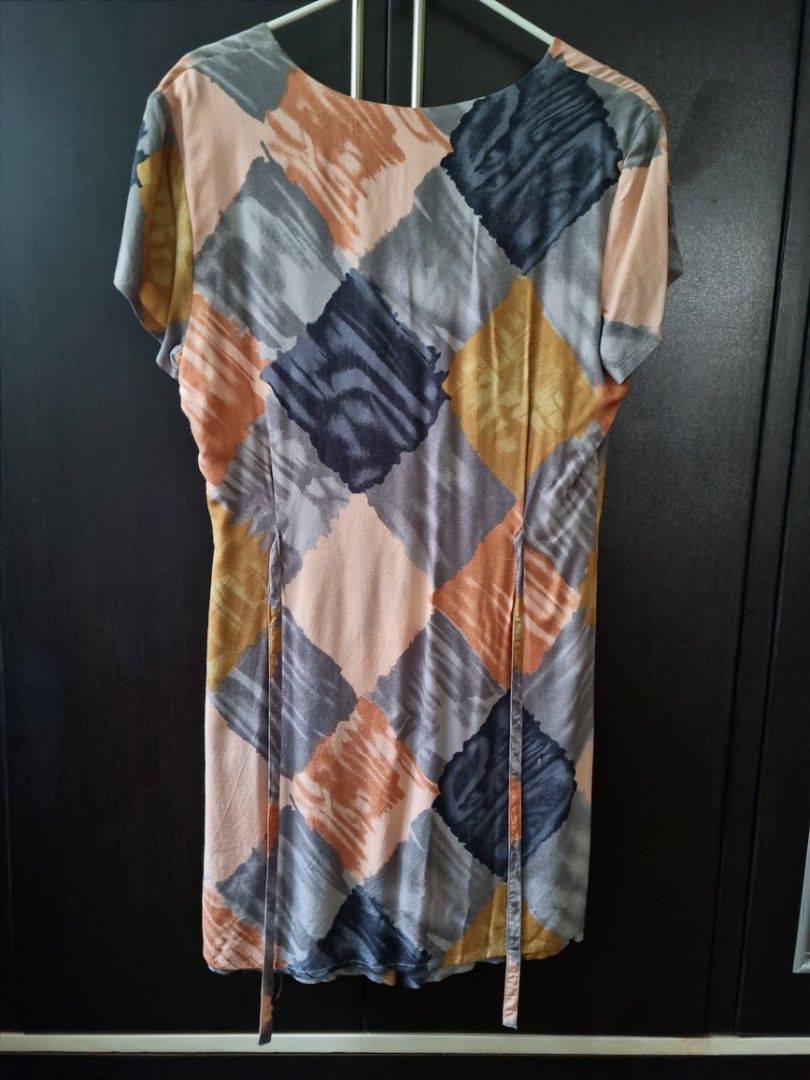 Patterned romper (Category: Rompers) located in Makati City. Submitted by cmacloset (Listing ID 1247579112, Image 2). Description: -Colorful patterned romper -looks like a dress from the outside, but there's shorts underneath -RFS: super cute but too big for me :( -Can fit size S-M, best for long torsos.