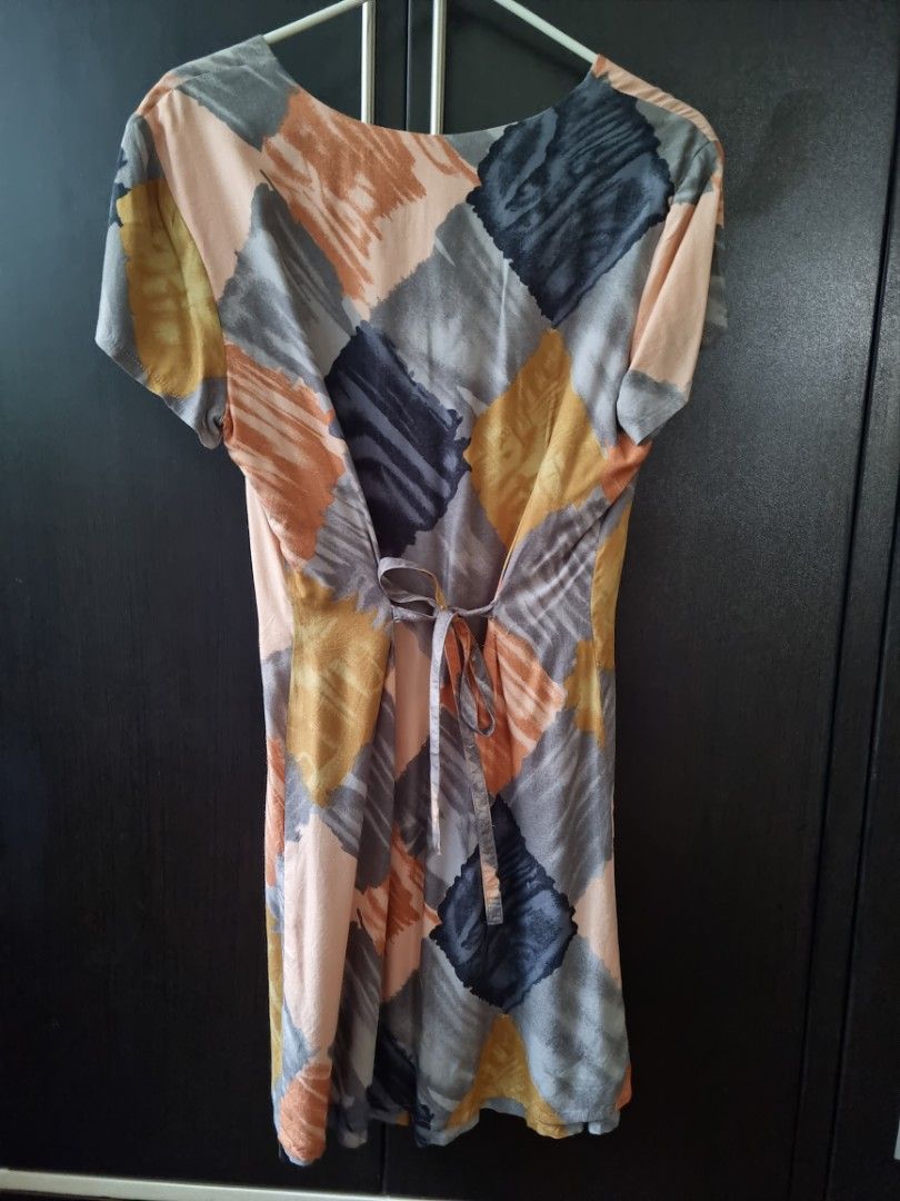 Patterned romper (Category: Rompers) located in Makati City. Submitted by cmacloset (Listing ID 1247579112, Image 3). Description: -Colorful patterned romper -looks like a dress from the outside, but there's shorts underneath -RFS: super cute but too big for me :( -Can fit size S-M, best for long torsos.