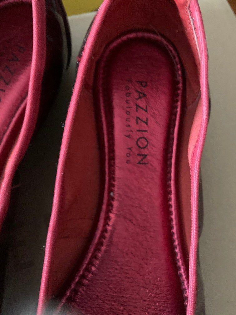 Maroon red shoes hot sale
