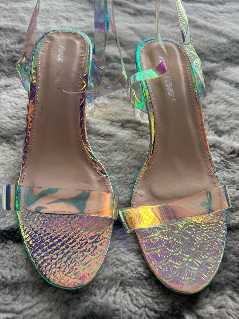 Public new arrivals desire snakeskin
