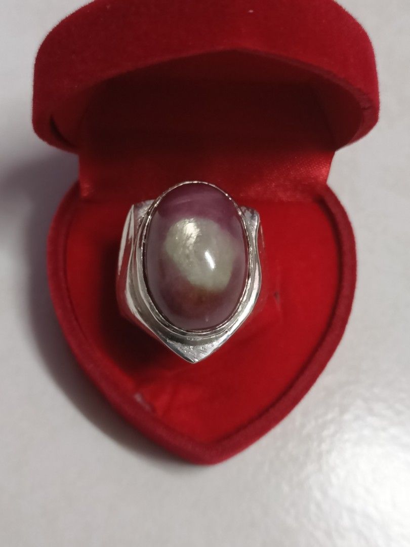 Ruby (Category: Rings) located in Singapore. Submitted by gemslovers (Listing ID 1247584427, Image 3). Description: bi-color Ruby with 925 silver ring.