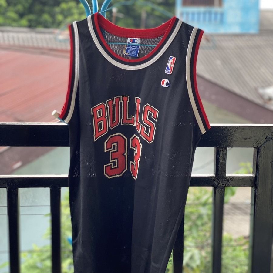 Vintage Champion NBA #33 Scottie Pippen Chicago Bulls Jersey Black Size 40