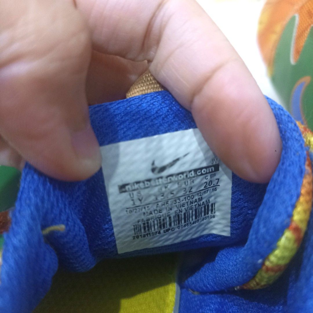 sepatu nike spongebob