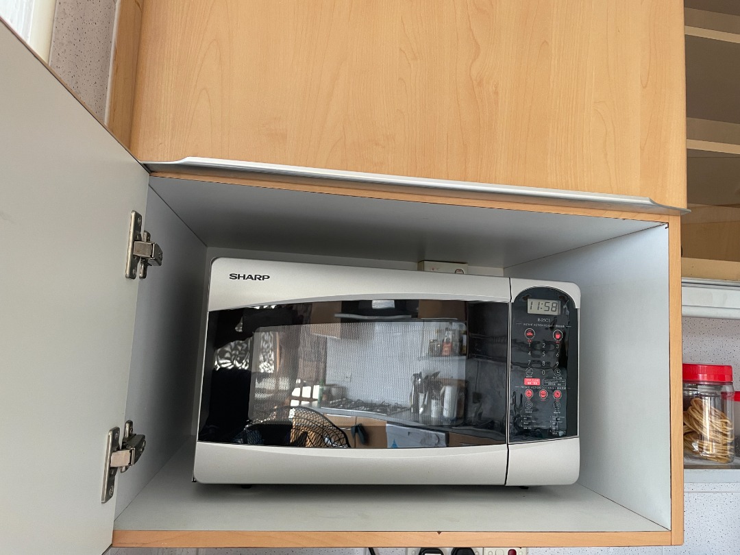 Sharp Basic Microwave Oven R25C1(S), TV & Home Appliances, Kitchen Appliances, Ovens & Toasters