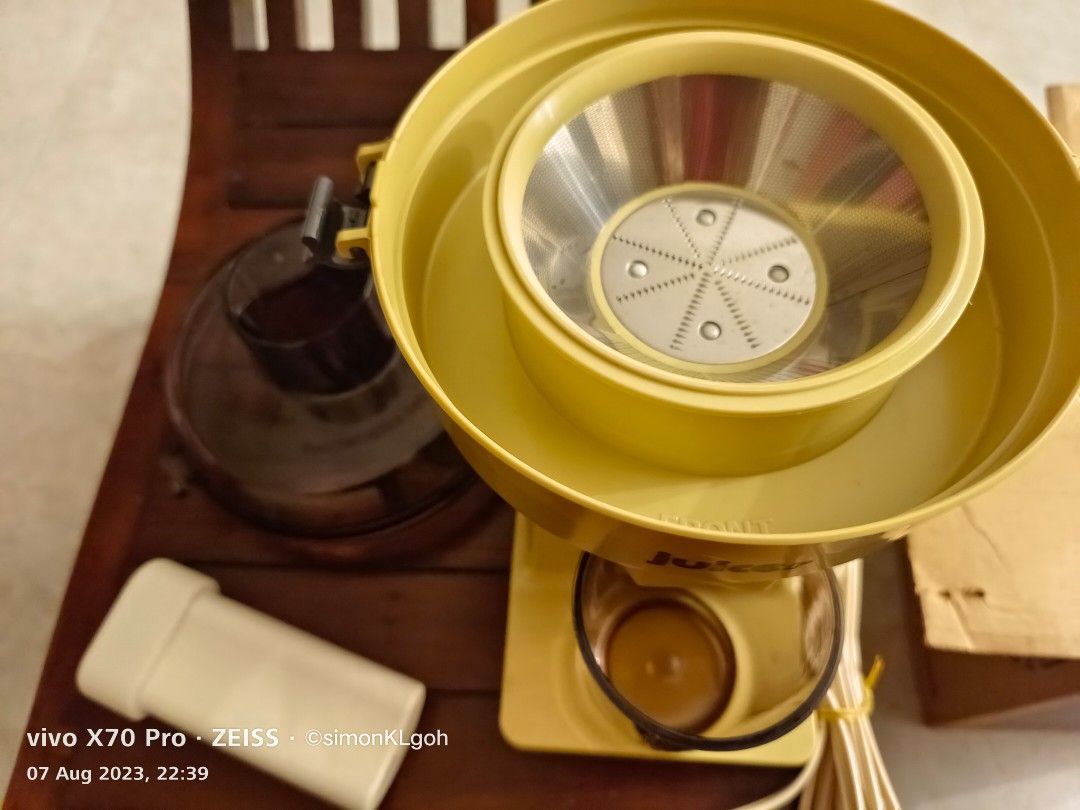 Sharp EJ200 Juicer (made in Japan), TV & Home Appliances, Kitchen