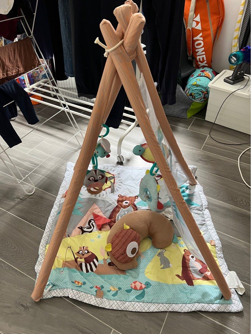 Camping cubs activity gym top