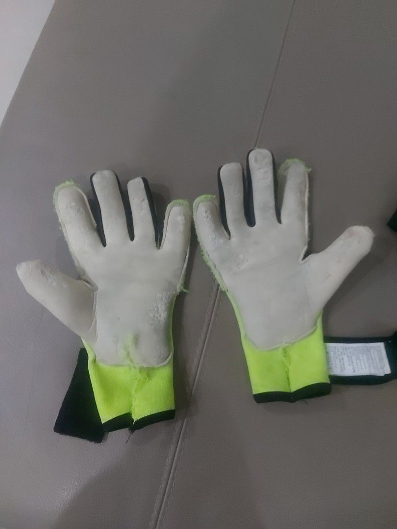 URGENT SMU EDERSON puma goalkeeper glove Sports Equipment Sports Games Racket Ball Sports on Carousell
