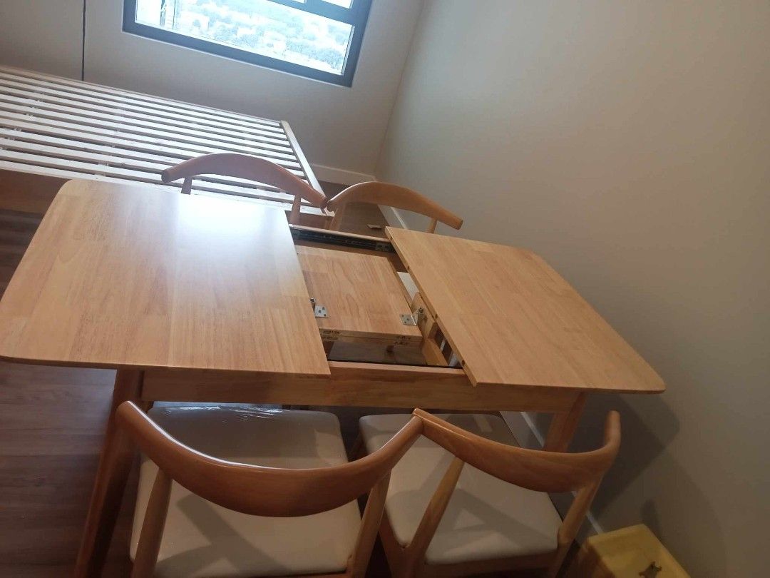 Solidwood expandable table (Category: Tables & Sets) located in Quezon City. Submitted by furniturefinds888 (Listing ID 1247620165, Image 3). Description: solid wood imported expandable dining table color: natural, walnut.