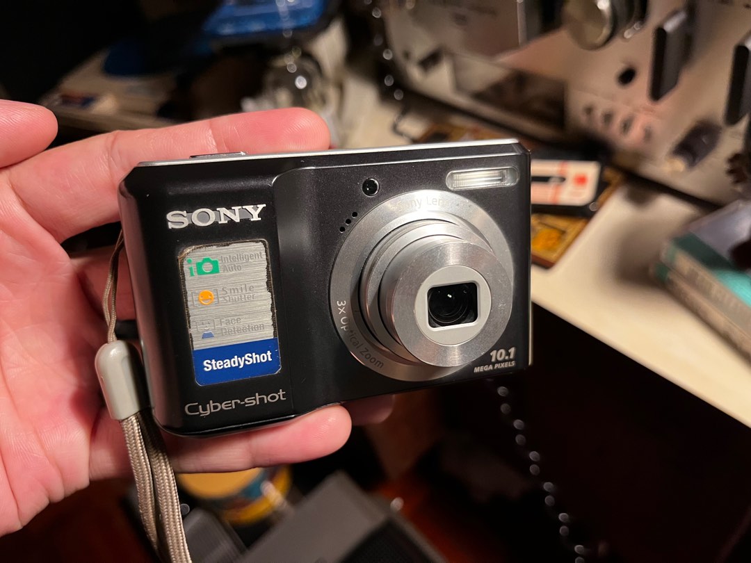 dsc s2000 sony camera