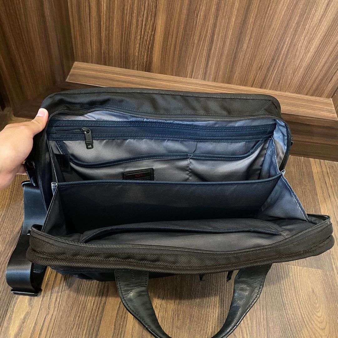Tumi Alpha 2 organizer Portfolio brief original asli on Carousell