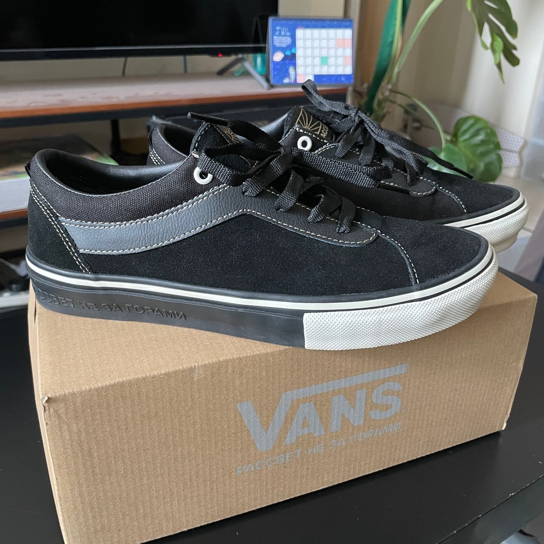 Vans Skate Bold X Rassvet, Men's Fashion, Footwear, Sneakers on Carousell