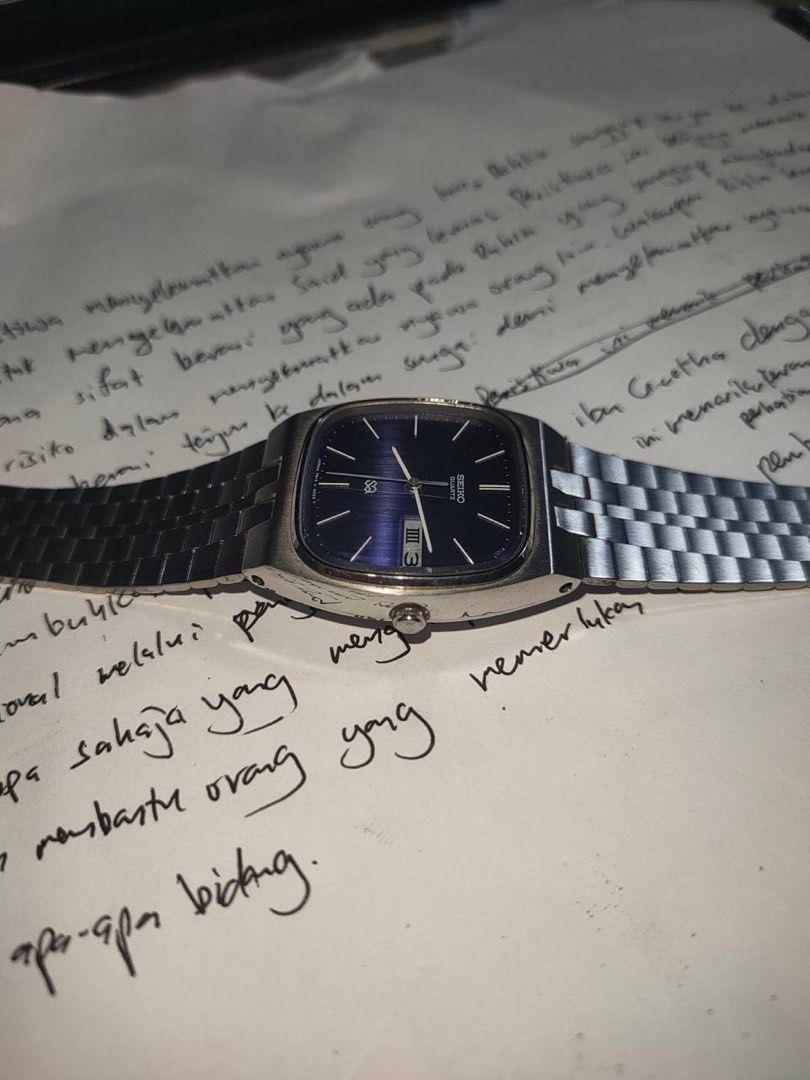 Seiko store square face