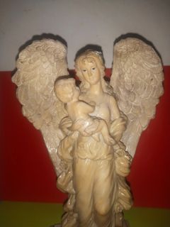 vintage "Beautiful Angel with Baby"/RESIN/Nearly 9 inches high/Magnificent Display/1970s era