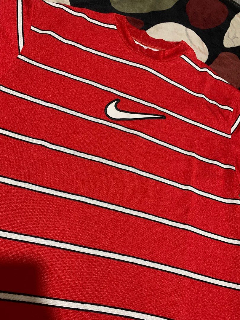 swoosh stripe