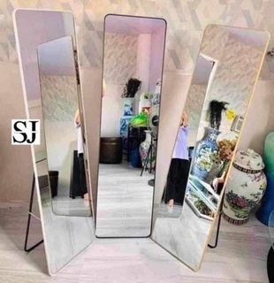Whole body mirror with stand aesthetic