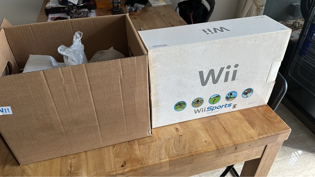 Wii console and games. Comes with controllers, Hobbies & Toys, Toys