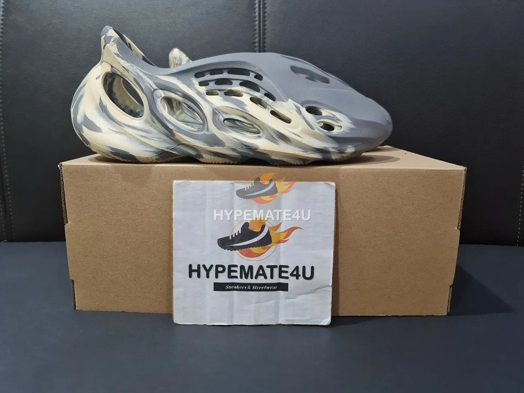 Yeezy Foam Runner MX Moon Grey u2063u2063, Men's Fashion, Footwear, Sneakers on  Carousell