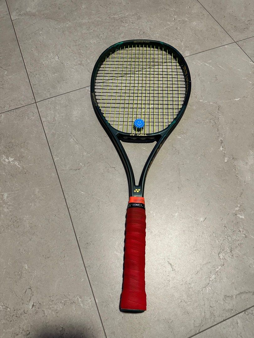 Yonex Vcore pro 97 G4 1/4. 53 lbs