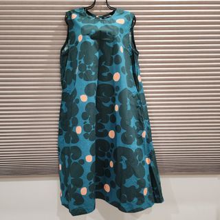 [42/XL] 日本品牌UNIQLO x Marimekko設計師聯名款綠色花紋造型洋裝