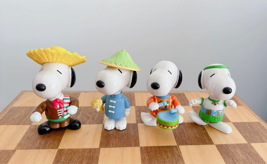 4 x Snoopy Figures McDonalds 1999 World Tour Happy Meal Toys Peanuts