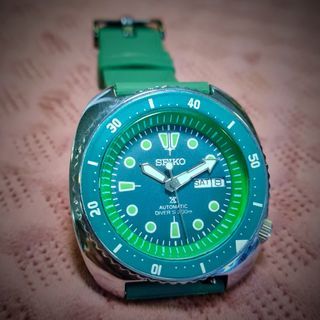 Amazing Super Green Seiko Sports Divers - Automatic 17 Jewels - Japan Made