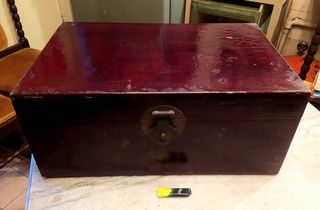 Antik/antique/vintage chinese trunk/ peti kayu lama