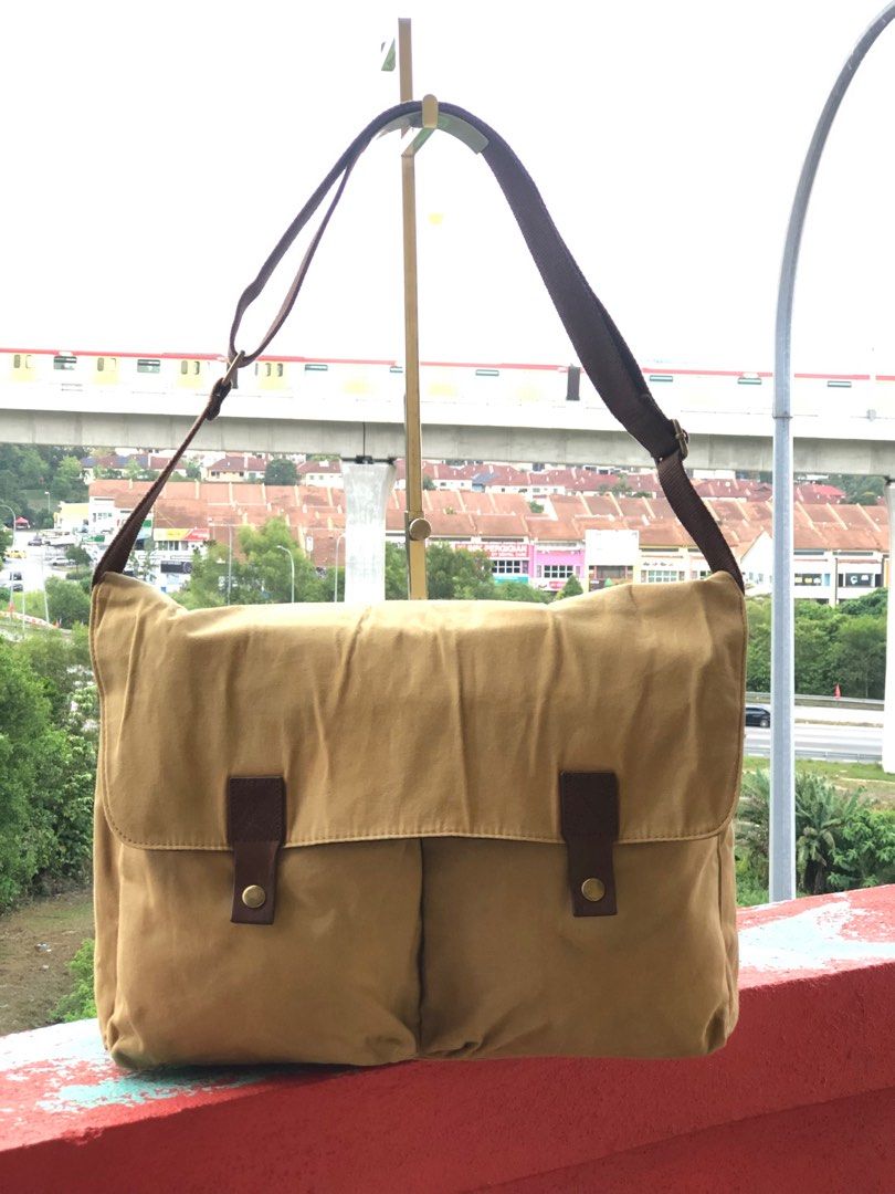 Authentic Gap Waxes Canvas Messenger Bag