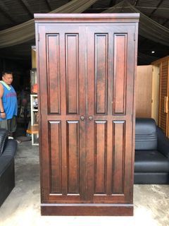 Big vintage 2-door solid wood heavy closet

37L x 23W x 77H inches
Solid wood and heavy
In good condition
Code akc 8011