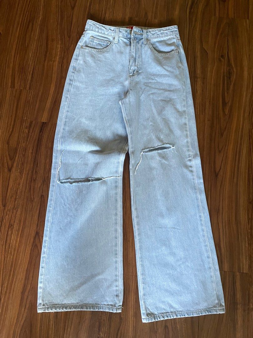 Short leg deals ripped jeans