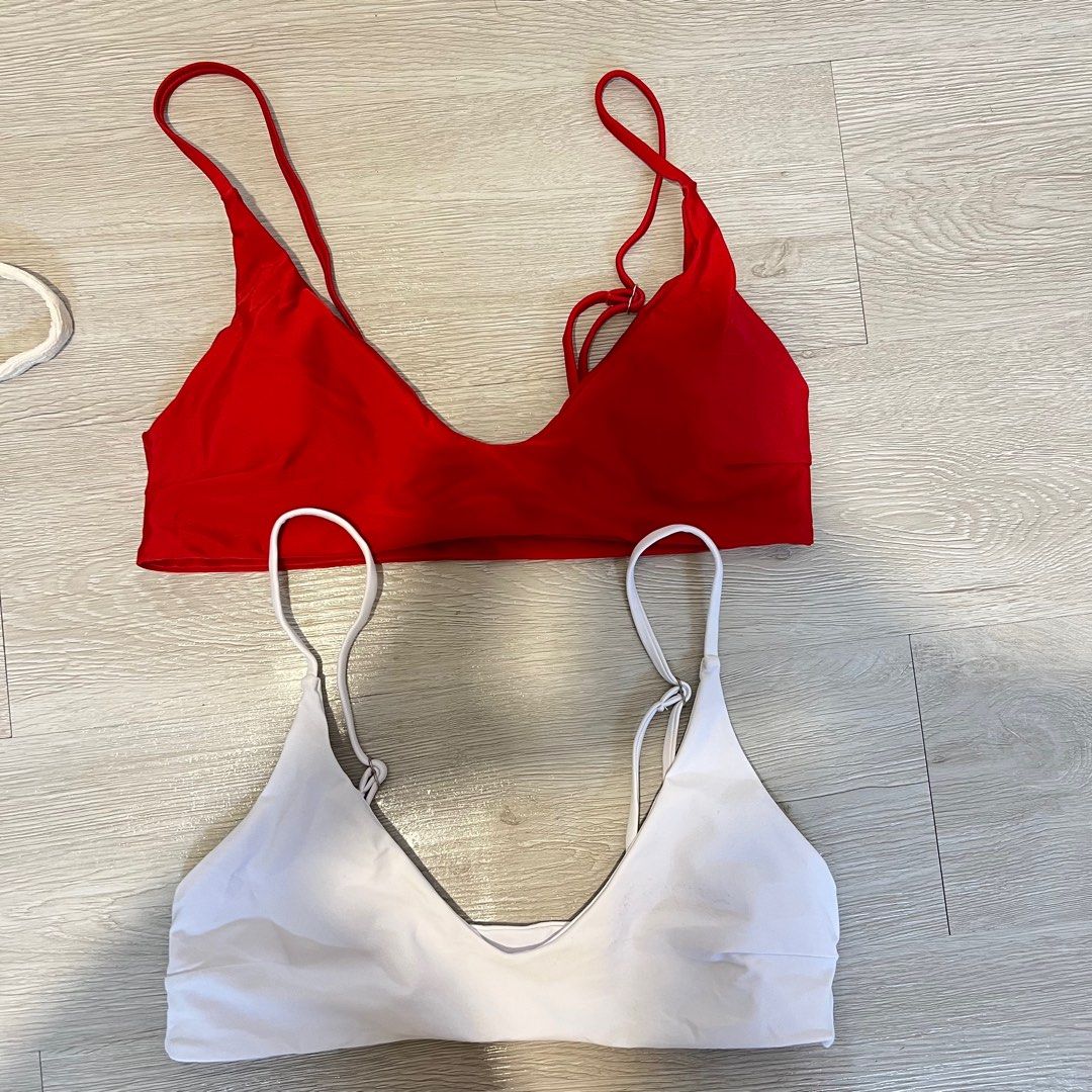 Bnew 2pc from shein with free 2 tops (Category: Bikinis & Swimsuits) located in Pasig City. Submitted by cheniber (Listing ID 1247829160, Image 2). Description: Bnew white 2pcs With free 2 swimwear top preloved.