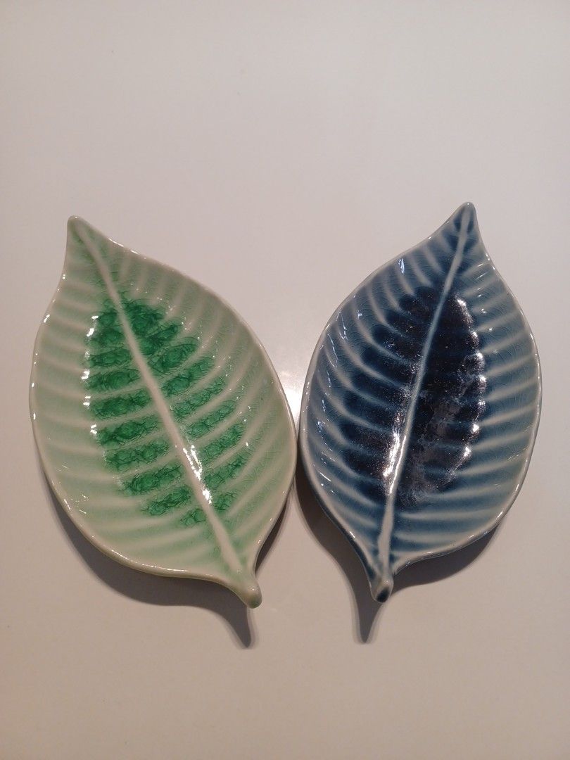 Ceramic plate Bali Leaf design Price per unit, Furniture & Home