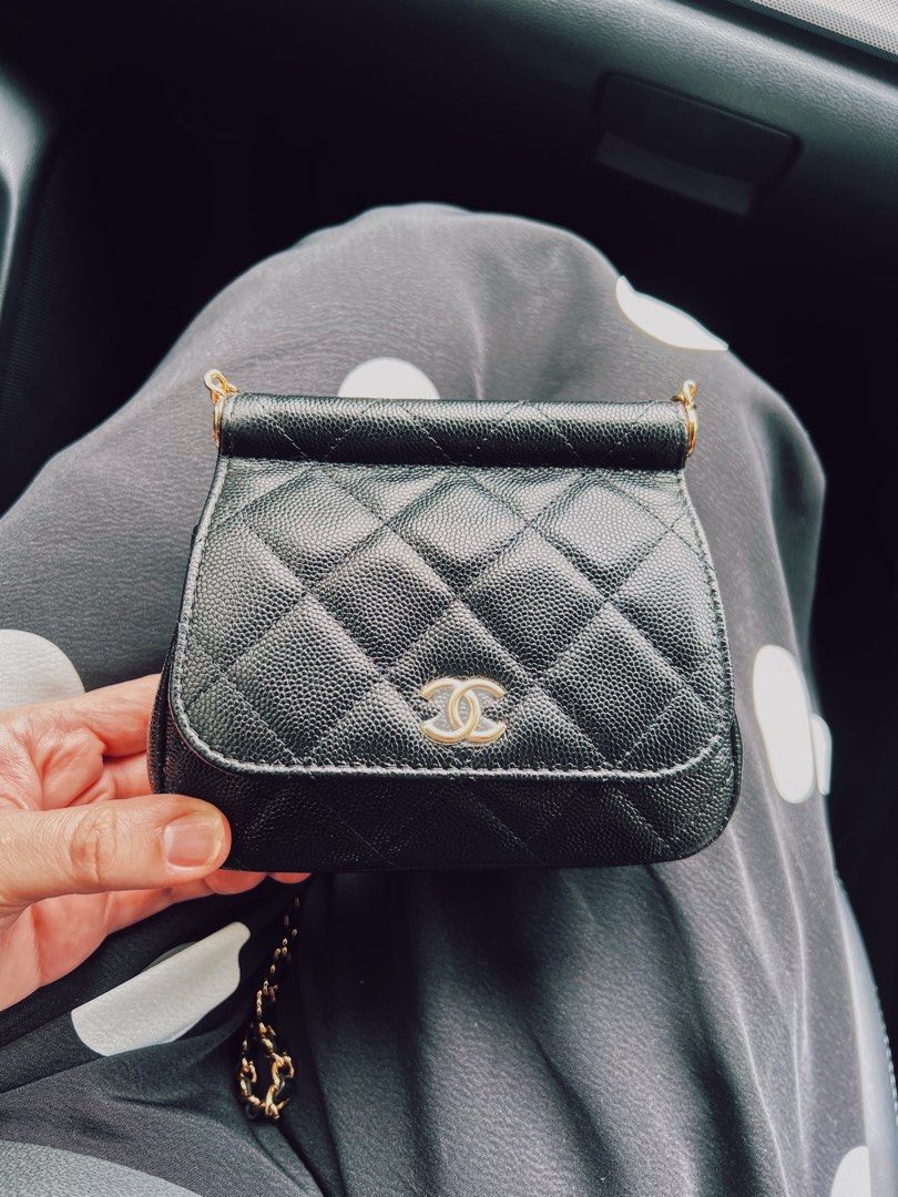 Caviar clutch with chain sale